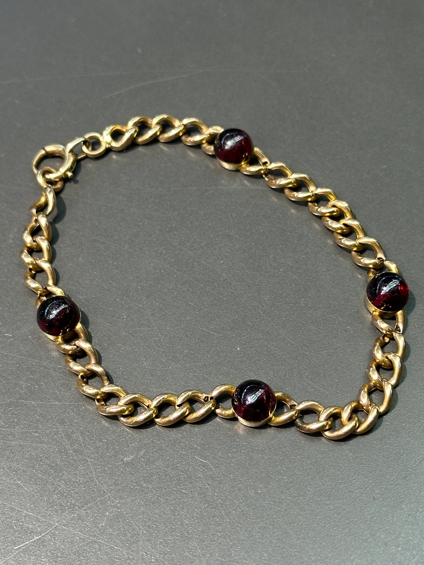 Vintage 18K Gold Garnet Cabochon Curblink Bracelet