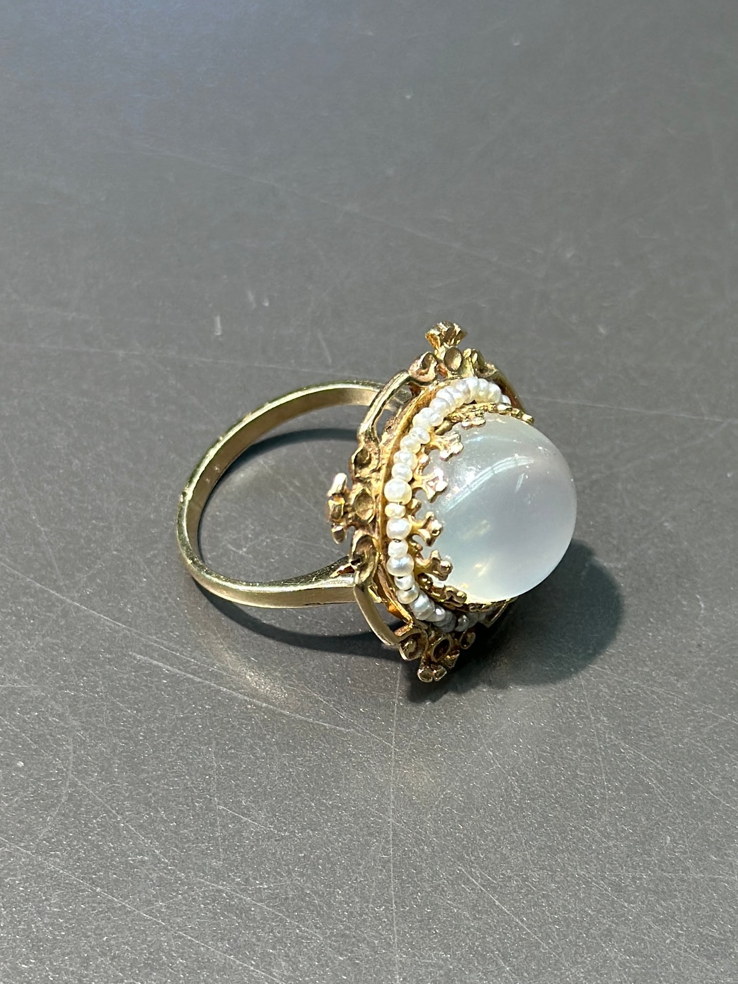 Bague victorienne en or 14 carats avec perles et pierre de lune