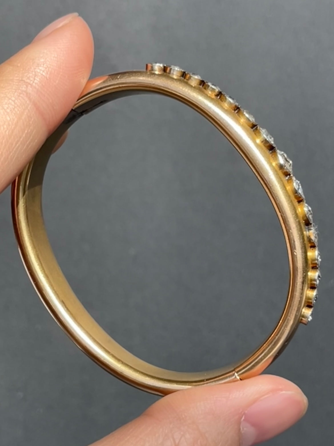 Antique 10K Yellow Gold 1.81 CTW Diamond Bangle Bracelet
