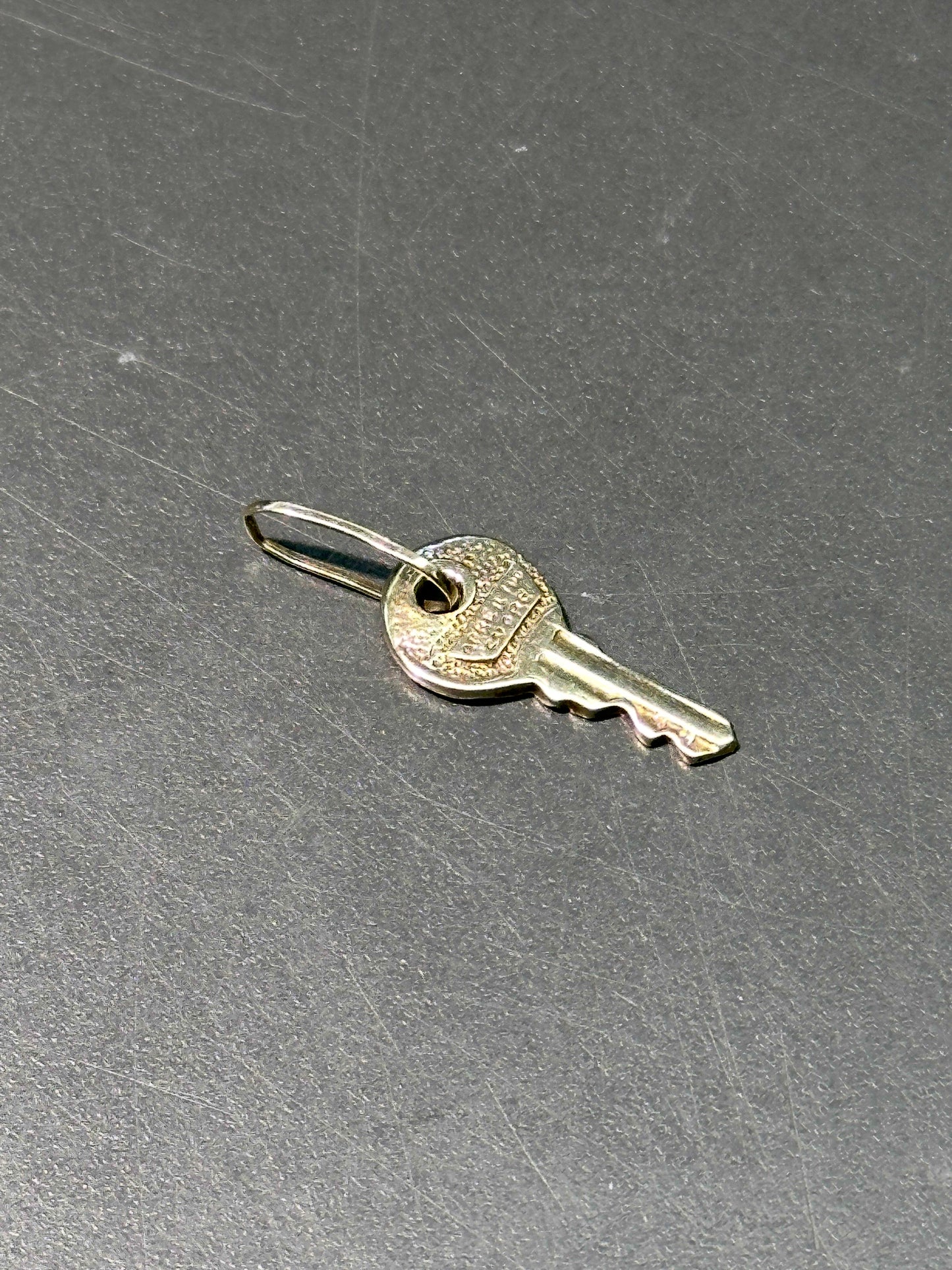 Vintage 14K Yellow Hold Mini “Apre Il Tuo Cuore” Key Charm