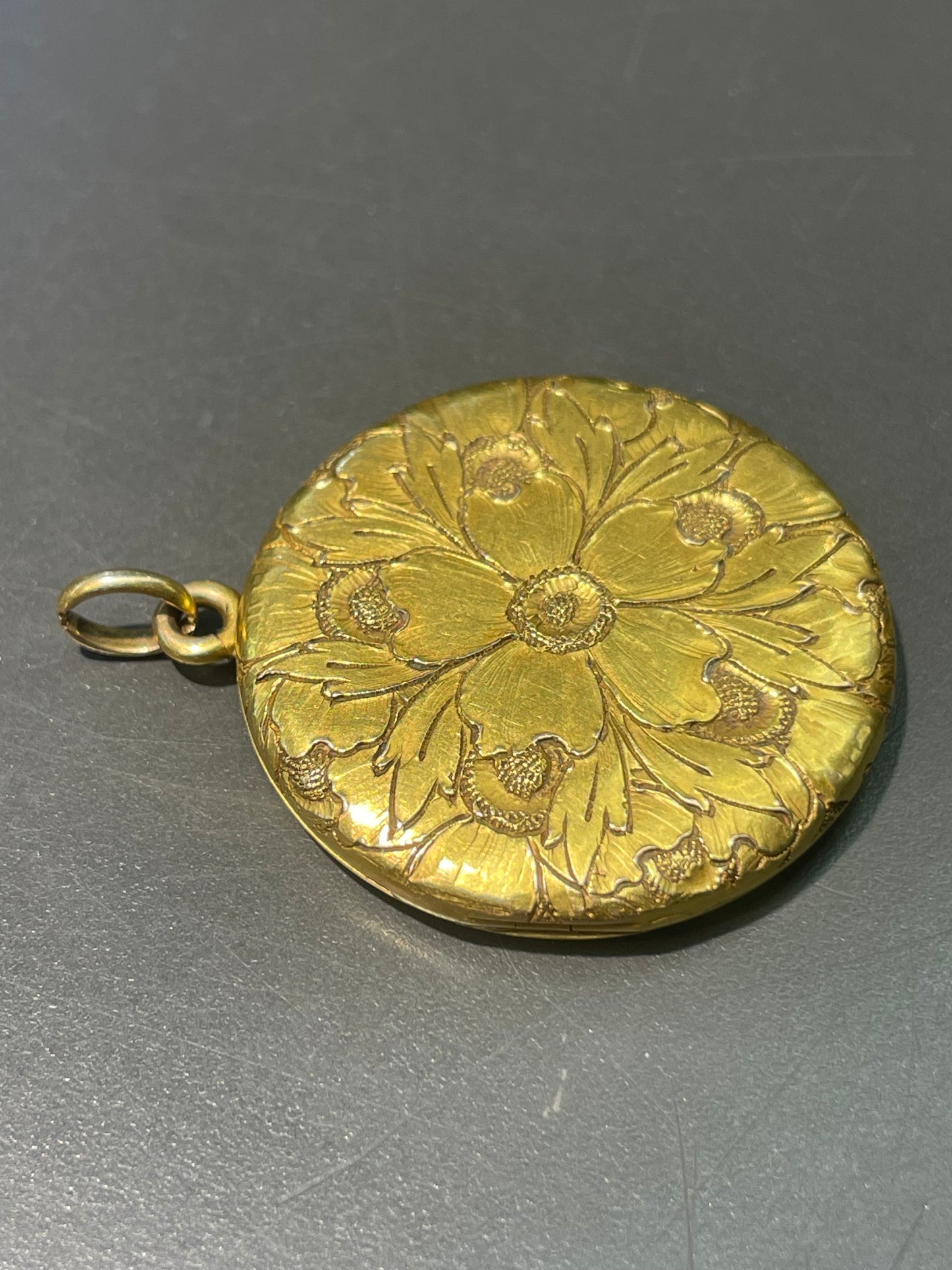 Art Nouveau 14K Yellow Gold Flower Locket Pendant