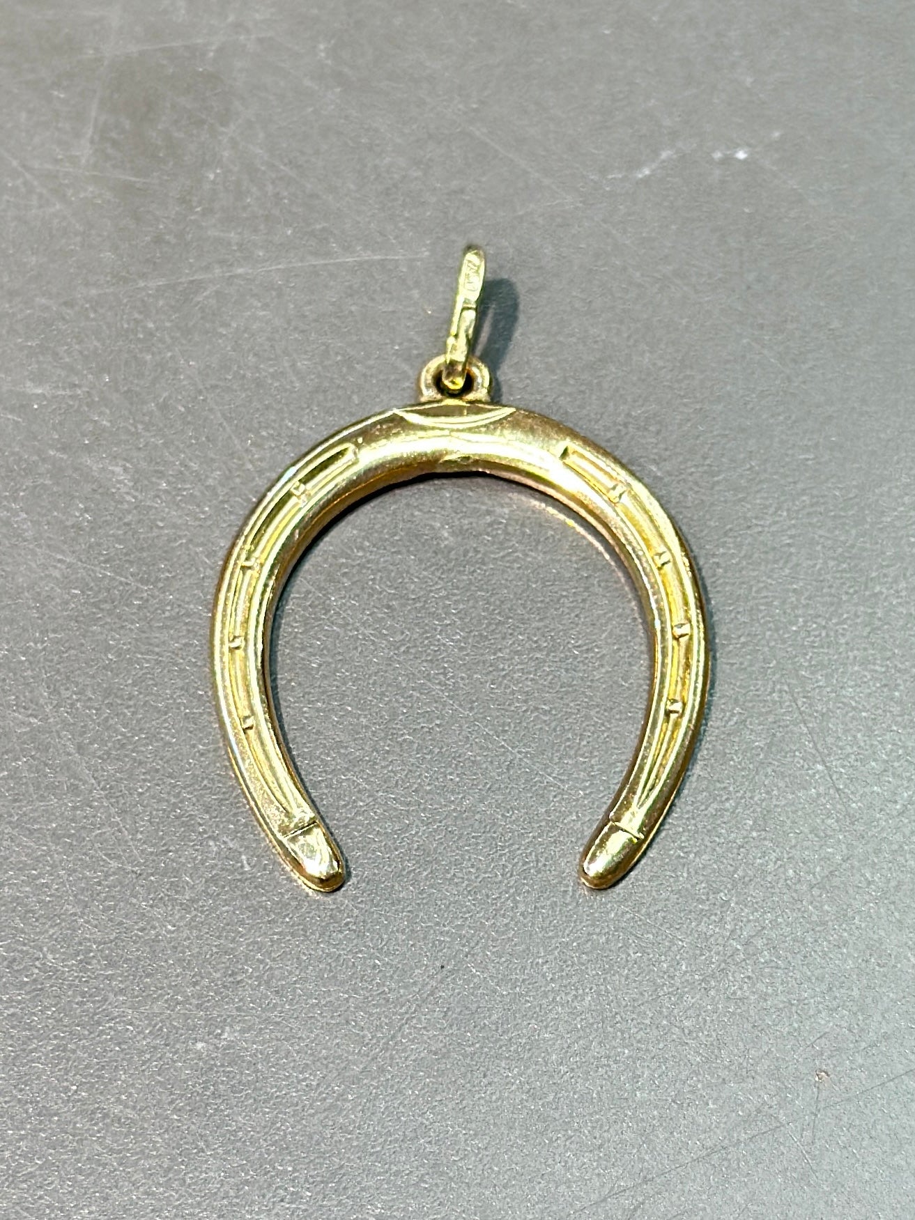 Vintage 14K Gold Large Horse Shoe Pendant