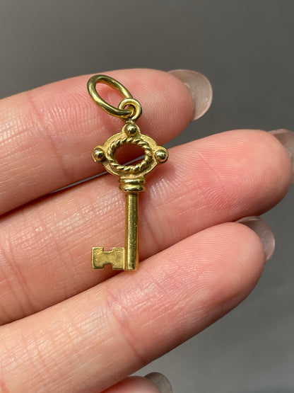 Vintage 14K Yellow Gold Solid Motif Key Charm
