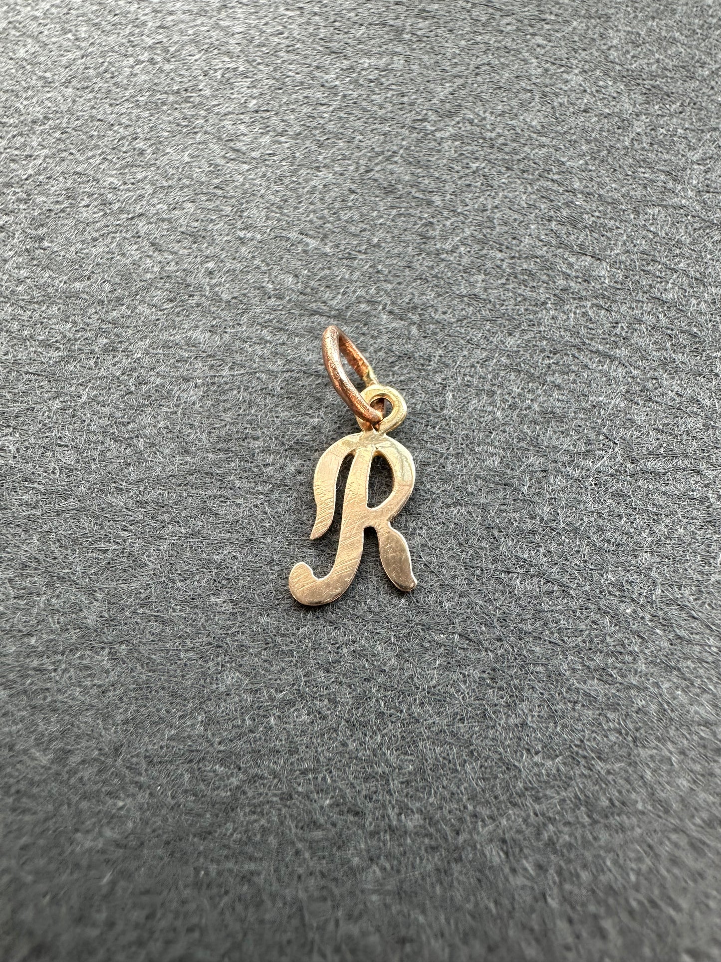 Vintage 14K Gold Mini “R” Pendant Charm