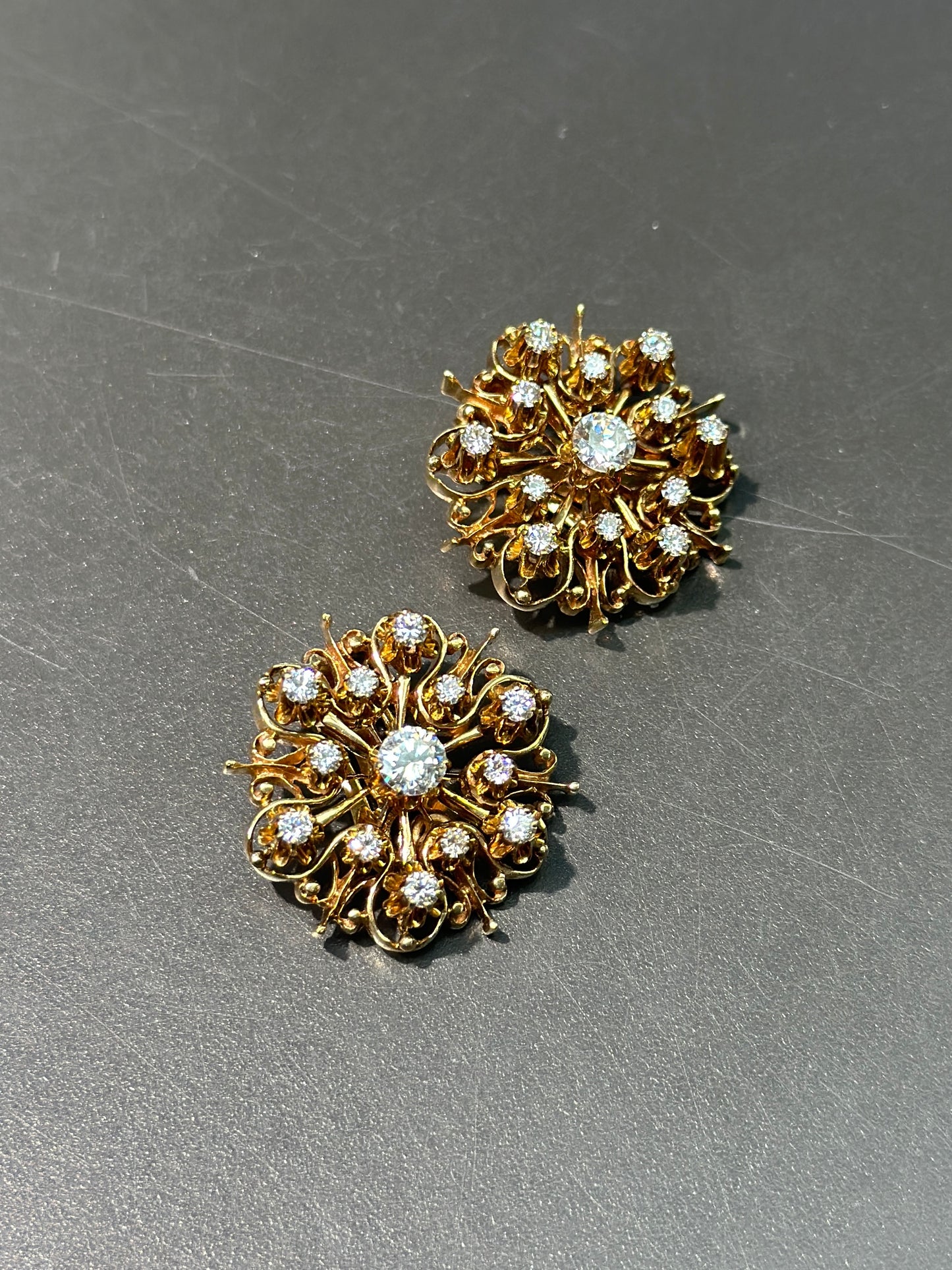 Boucle d'oreille en grappe de diamants en or 14 carats de style victorien