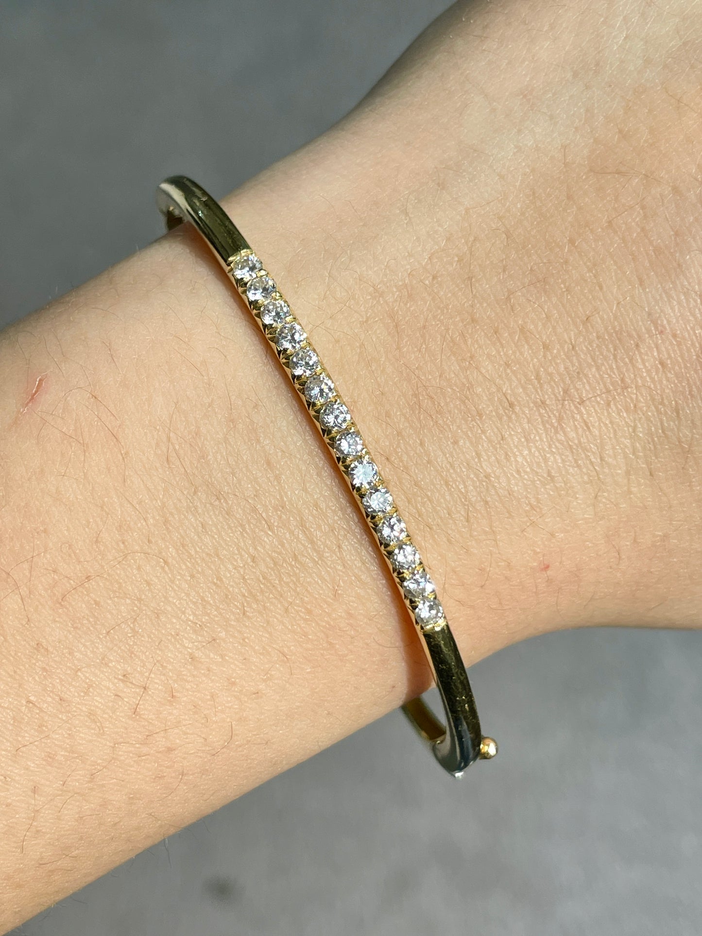 14K Gold 0.98 CTW Diamond Bangle Bracelet