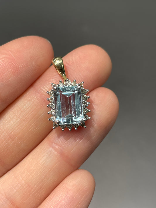 Vintage 14K Gold Aquamarine Diamond Halo Charm
