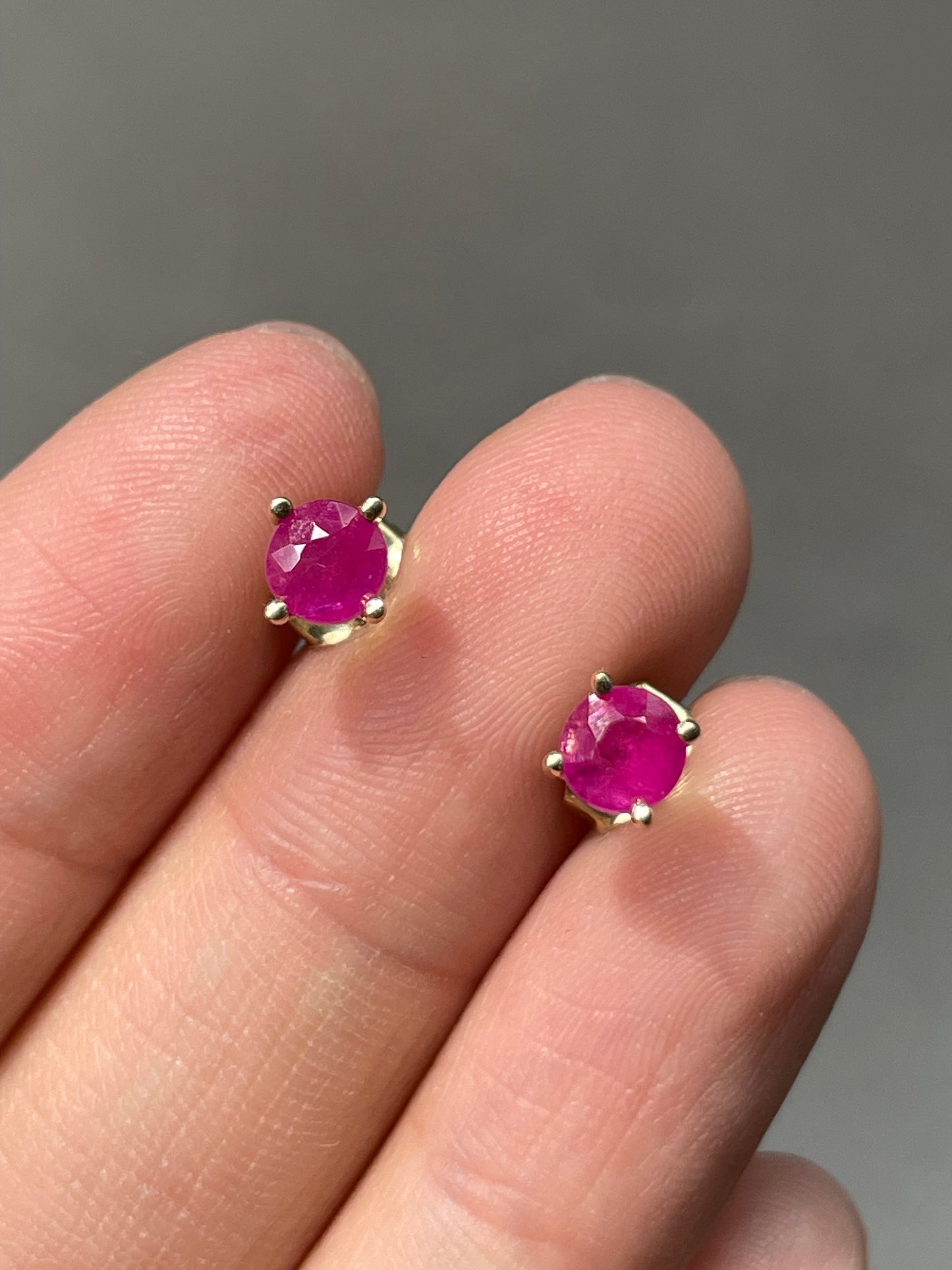 14K Yellow Gold Ruby Stud Earring