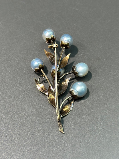 ￼复古 14K 金珍珠花胸针