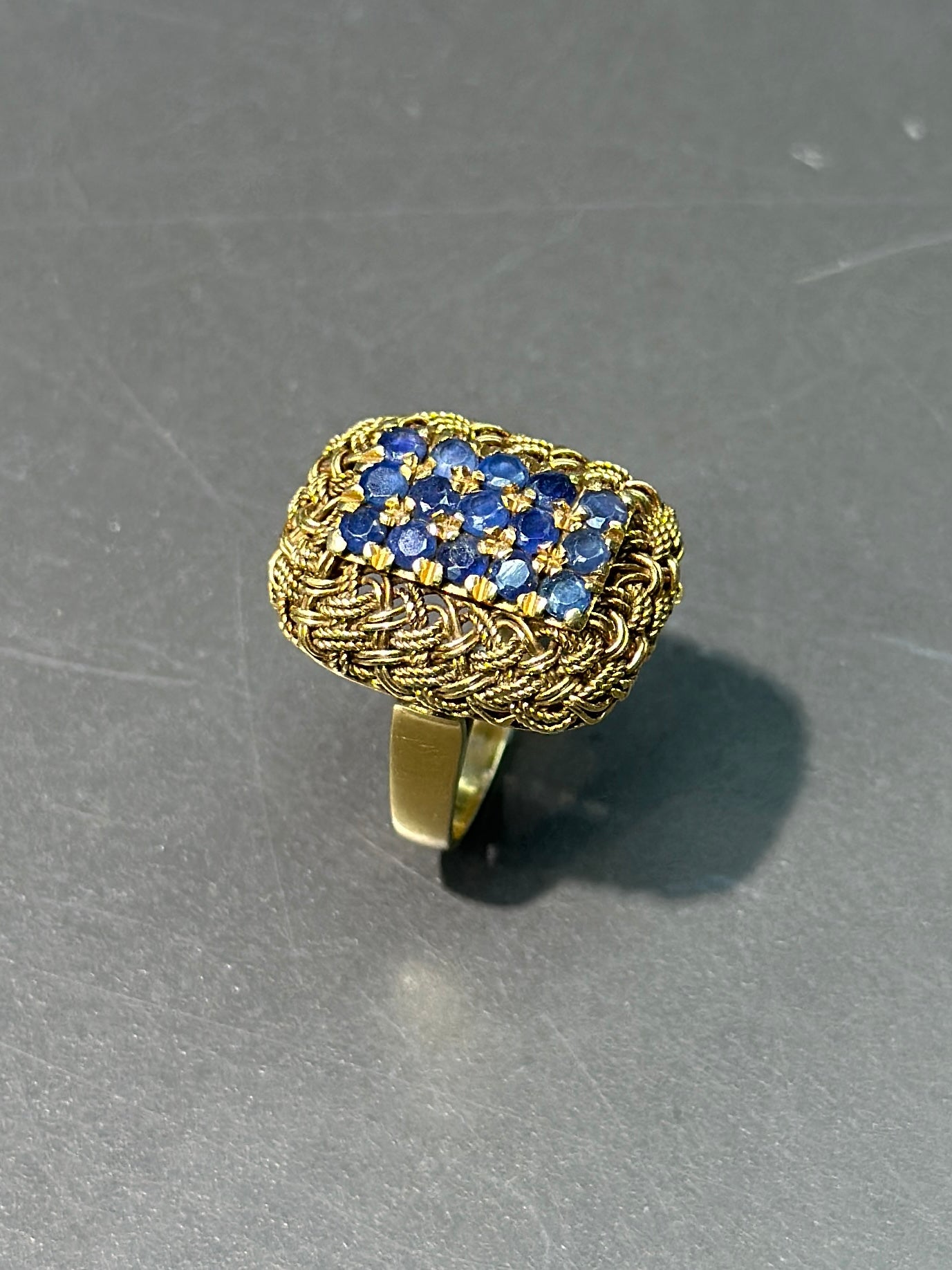 Vintage 18K Gold Sapphire Woven Ring