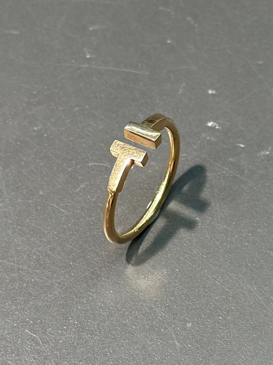 Tiffany & Co. 18K Gold T Wire Ring SZ 7