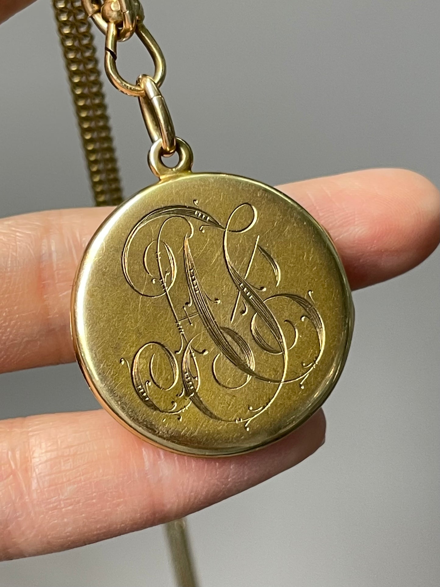 Antique 14K Yellow Gold 0.18 CTW Diamond Fleur De Lis Locket Pendant