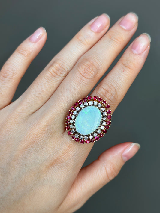 Bague vintage en or 14 carats avec opale et diamant rubis