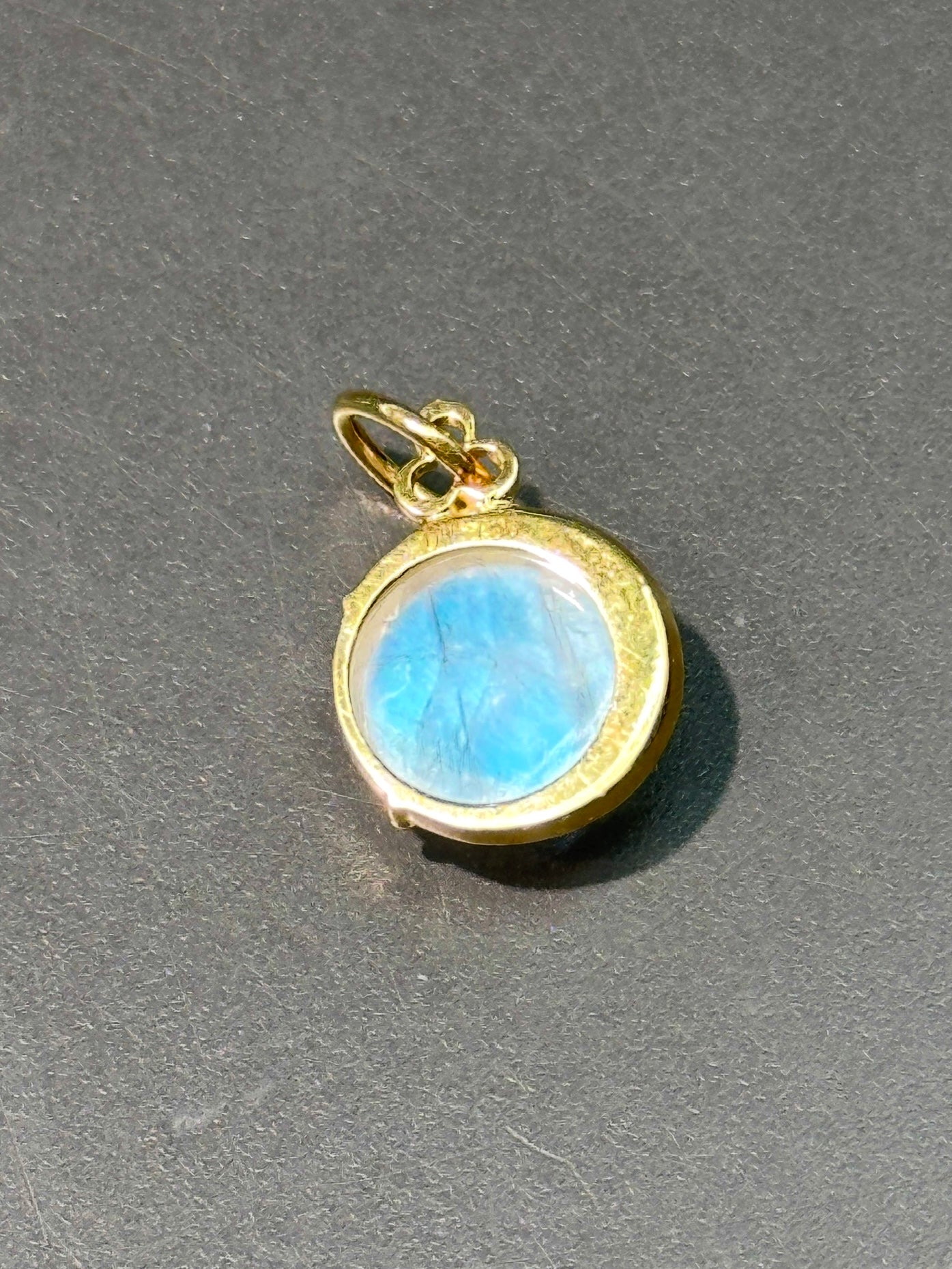 18K 黄金月光石钻石新月吊坠