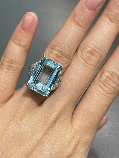 Vintage Platinum Aquamarine Diamond Ring