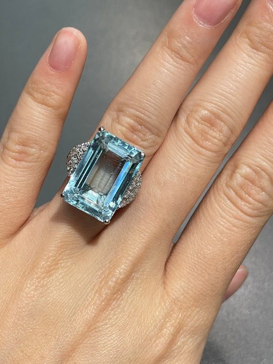 Vintage Platinum Aquamarine Diamond Ring