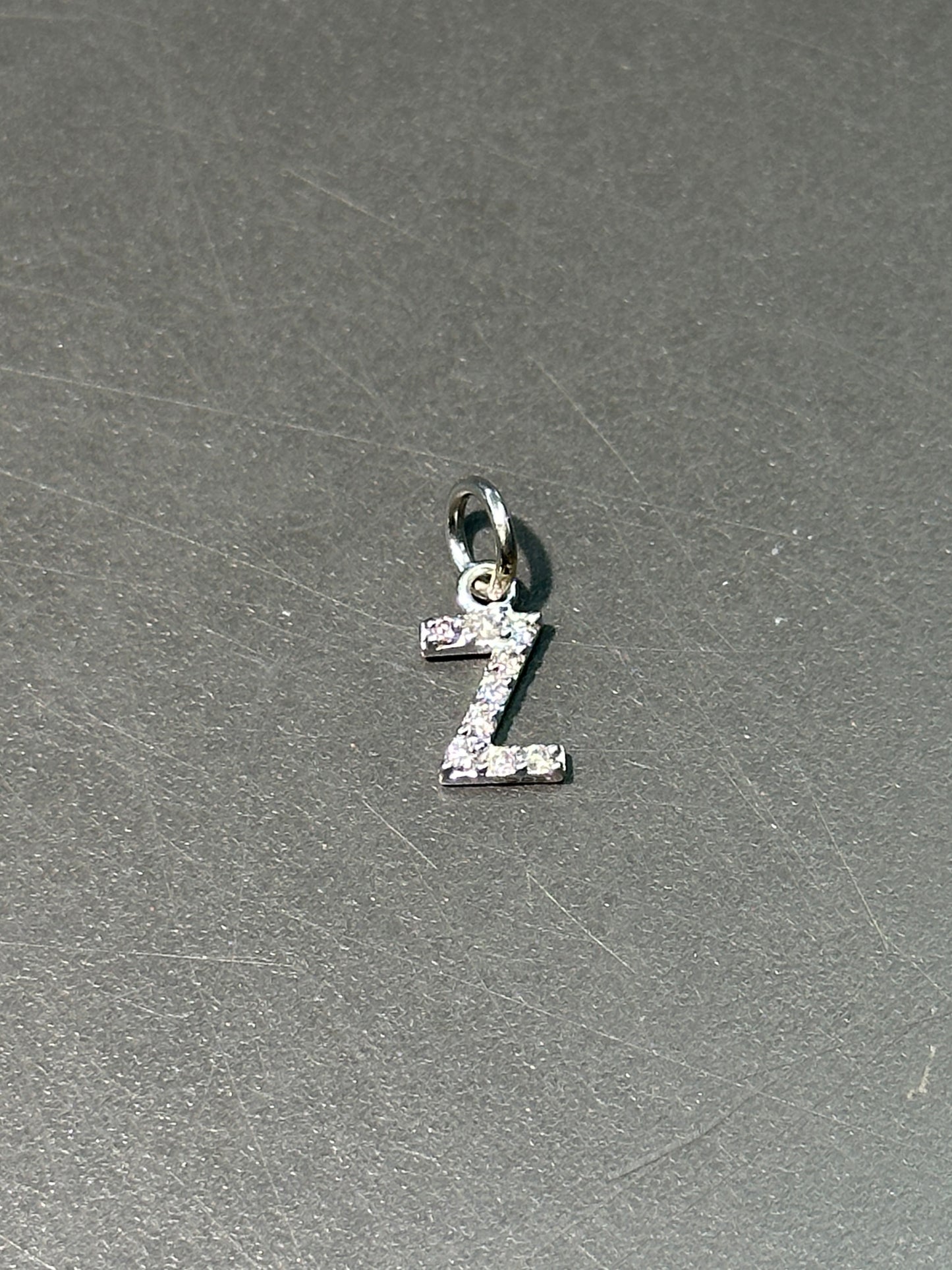 14K 白金 Z 字母钻石吊坠