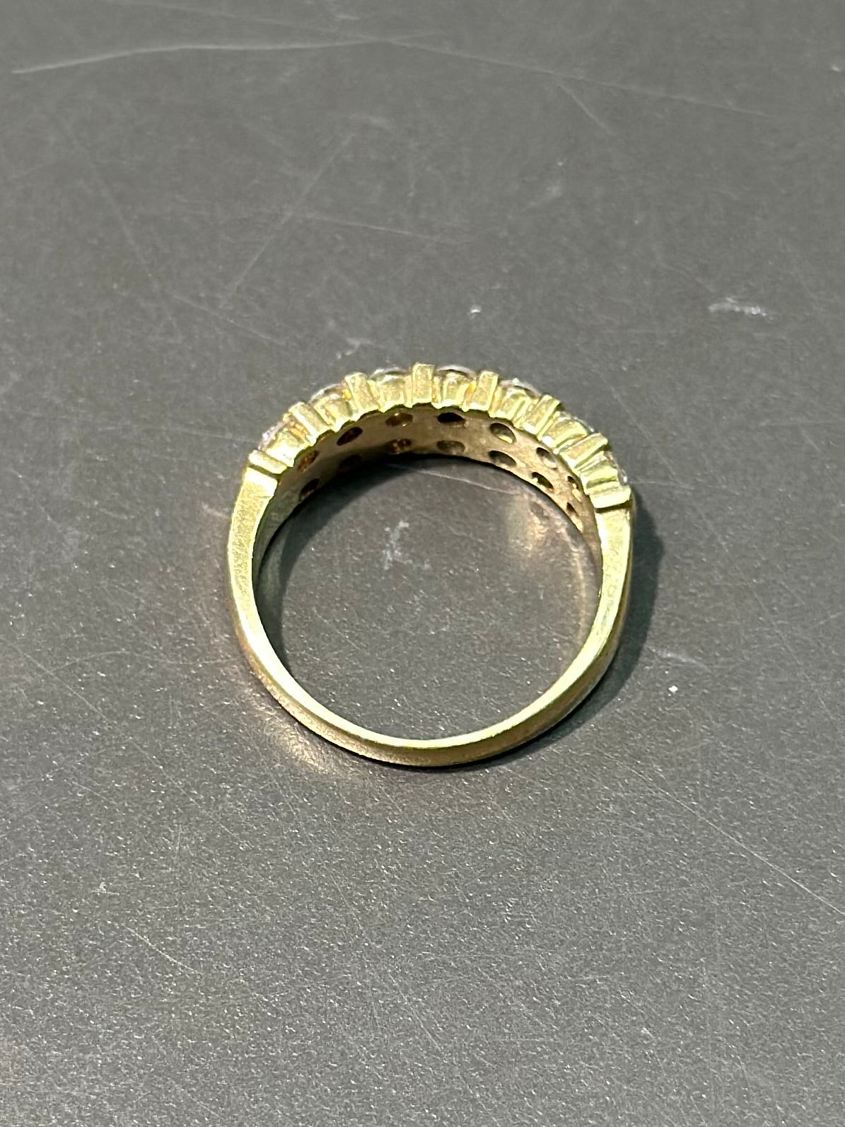 14K Gold Diamond Band Ring SZ 6