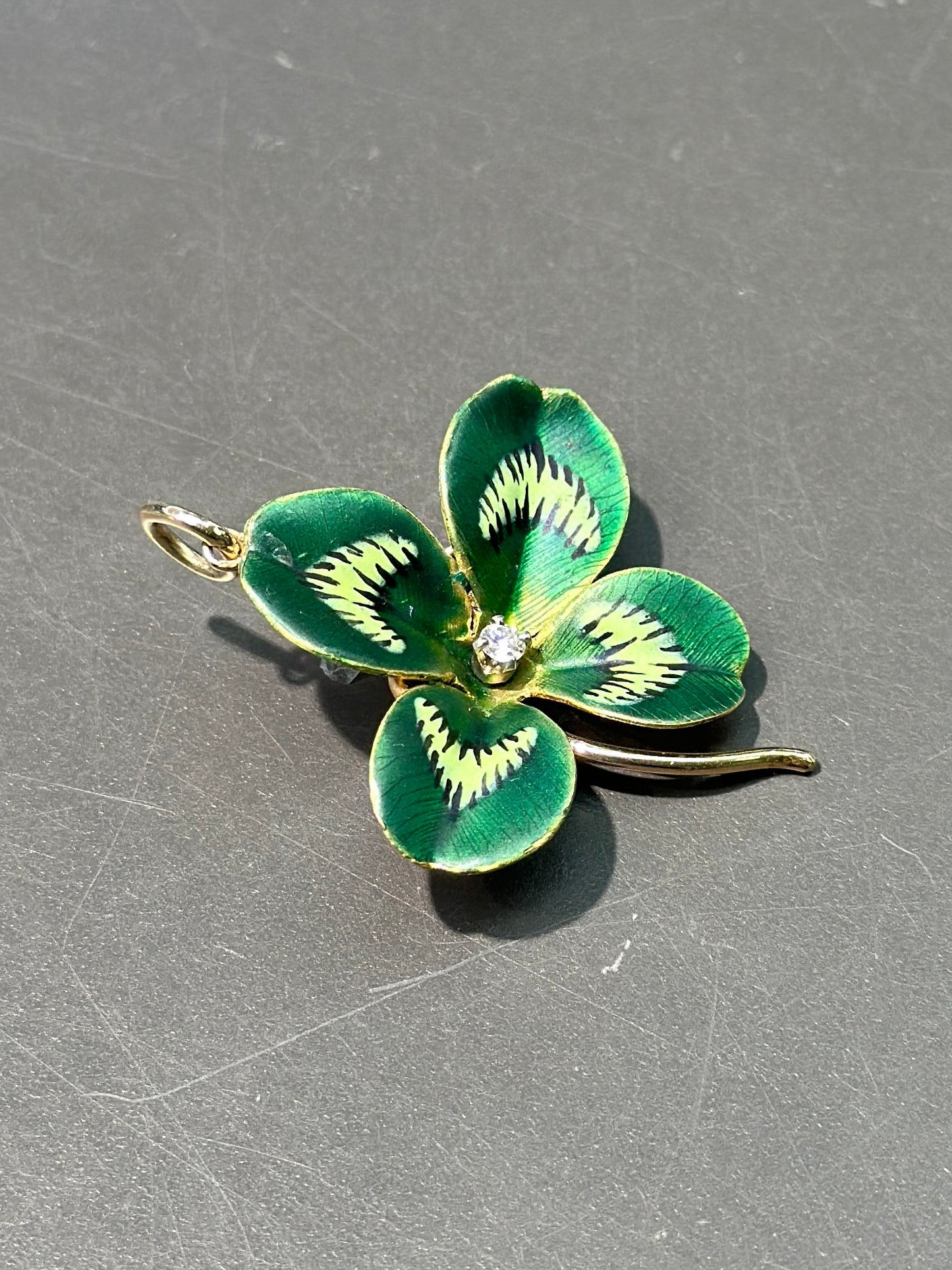 Art Nouveau 14K Or Vert Émail Trèfle Pendentif Charme