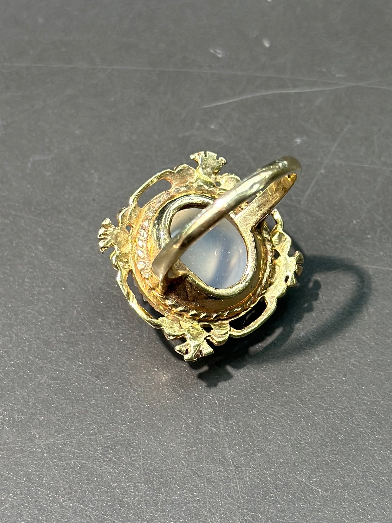 Bague victorienne en or 14 carats avec perles et pierre de lune