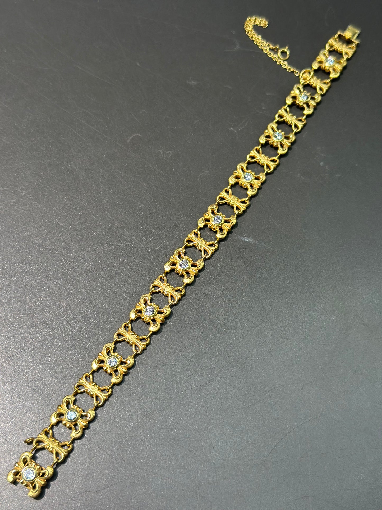 新艺术风格 14K 金双色钻石图案手链