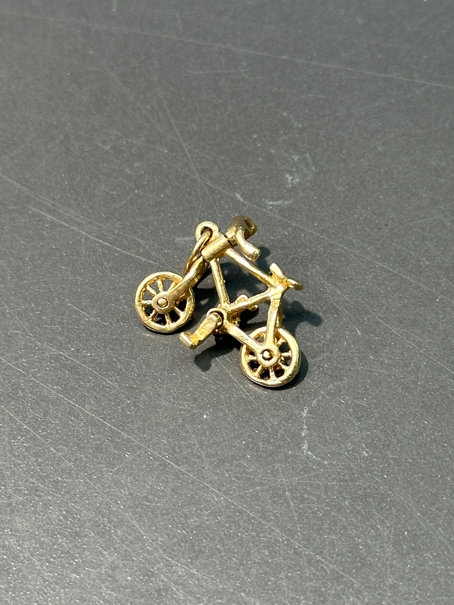 复古 14K 金铰接式自行车吊饰