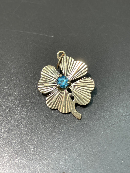 Vintage 14K Gold Topaz Engine Turned Clover Charm