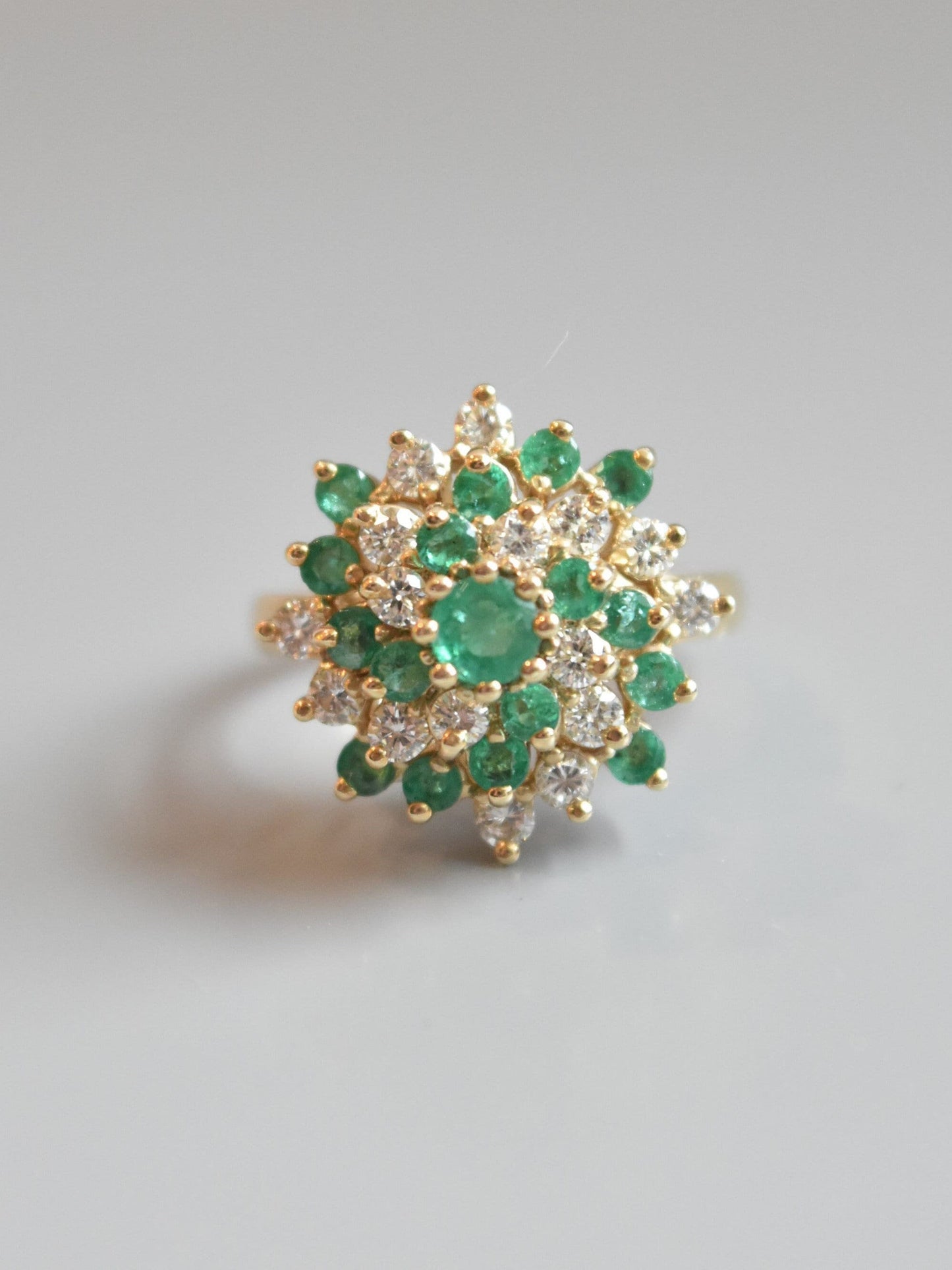 Vintage 14K Gold Emerald Diamond Cluster Ring SZ 6.5