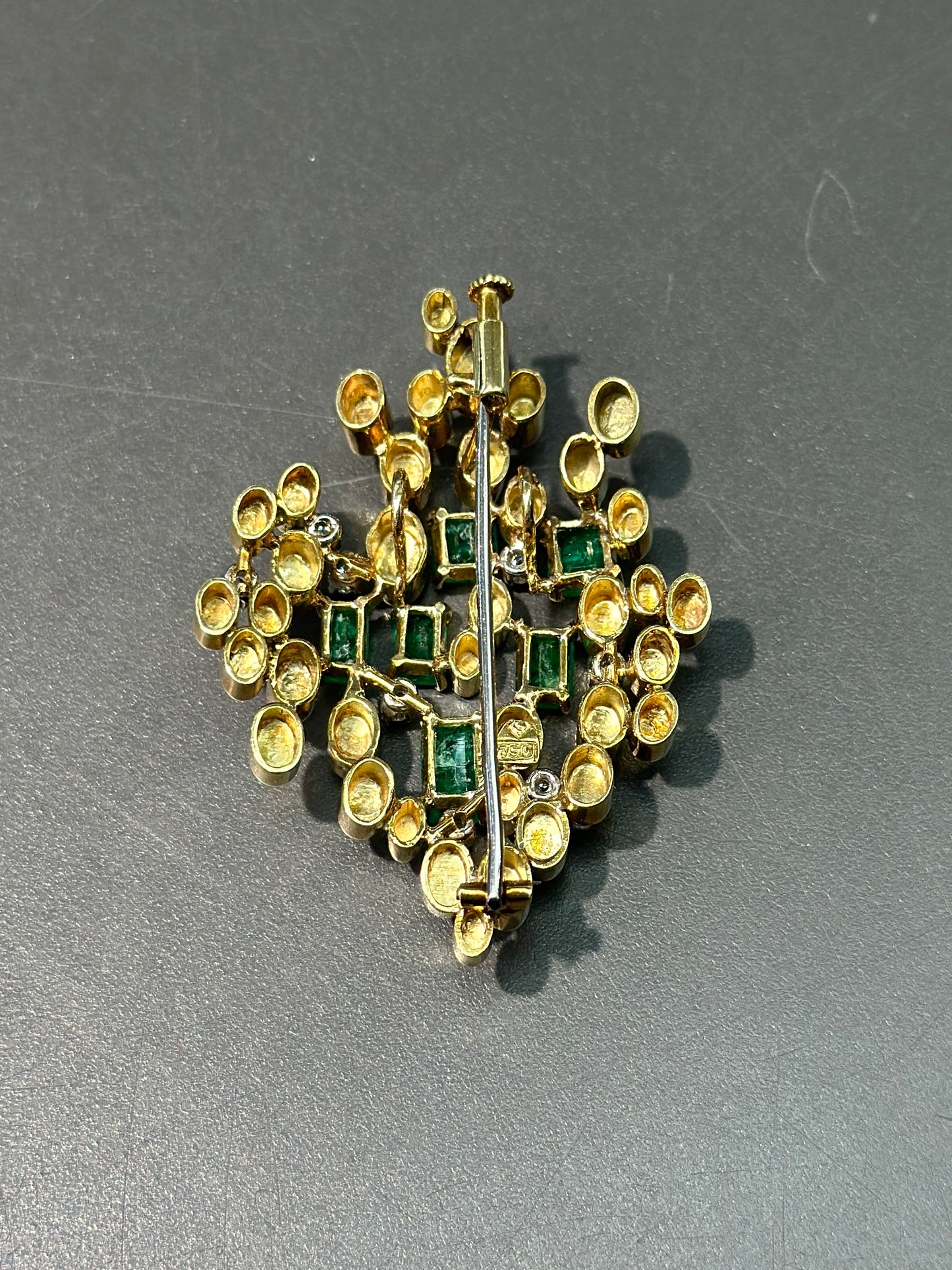 复古 H. Stern 18K 金现代主义祖母绿和钻石胸针