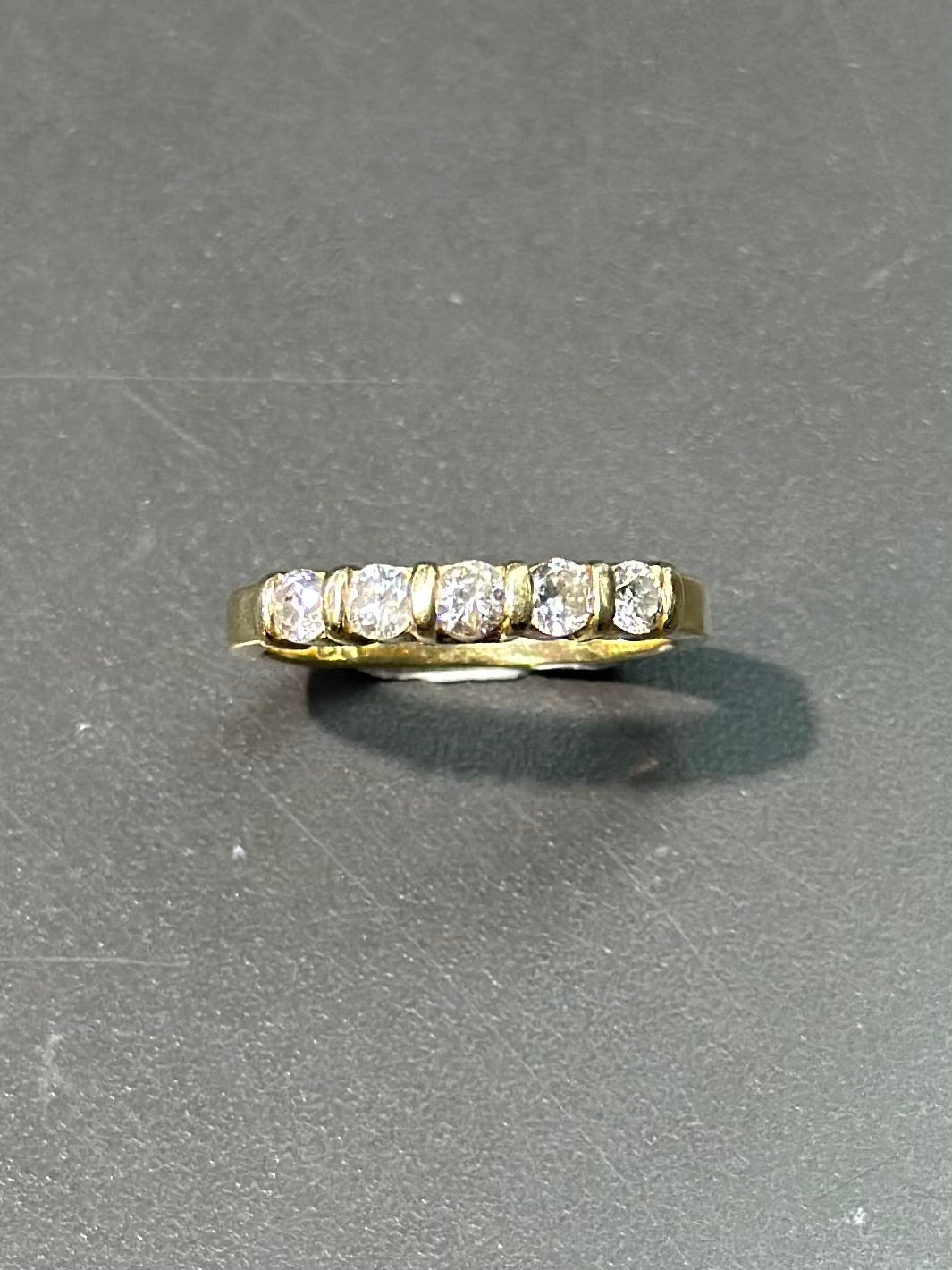 14K Gold Five Diamond Band Ring SZ 5