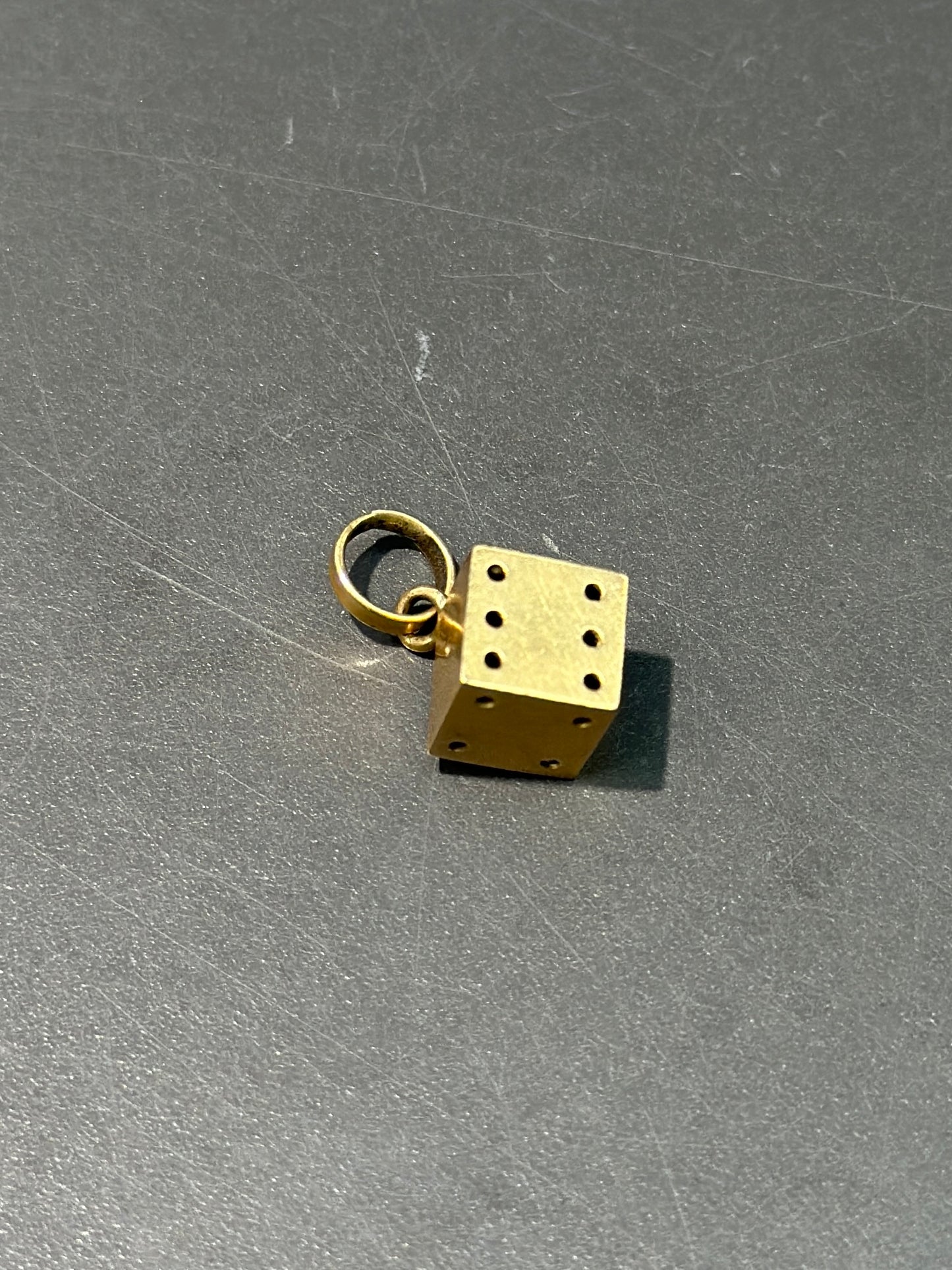 复古 18K 金骰子吊饰