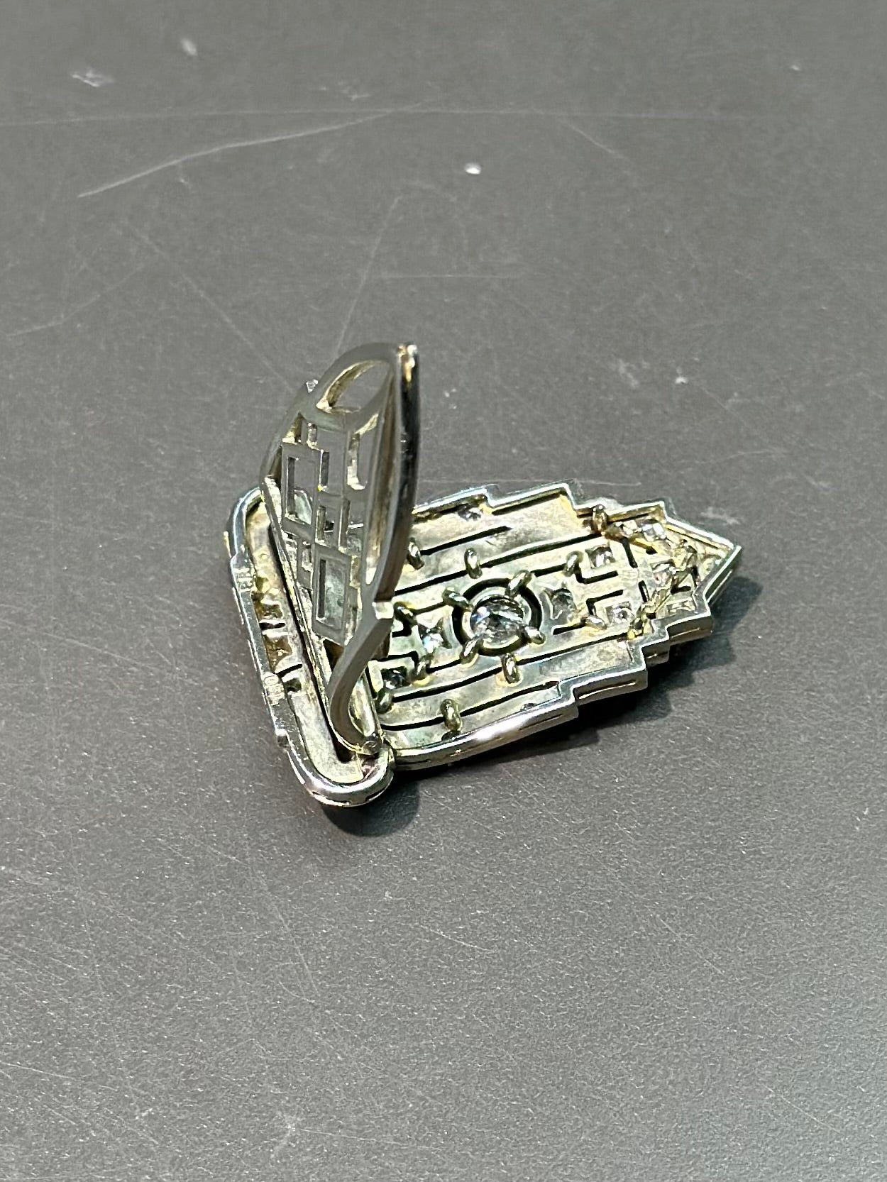 装饰艺术 18K 金钻石礼服夹式胸针