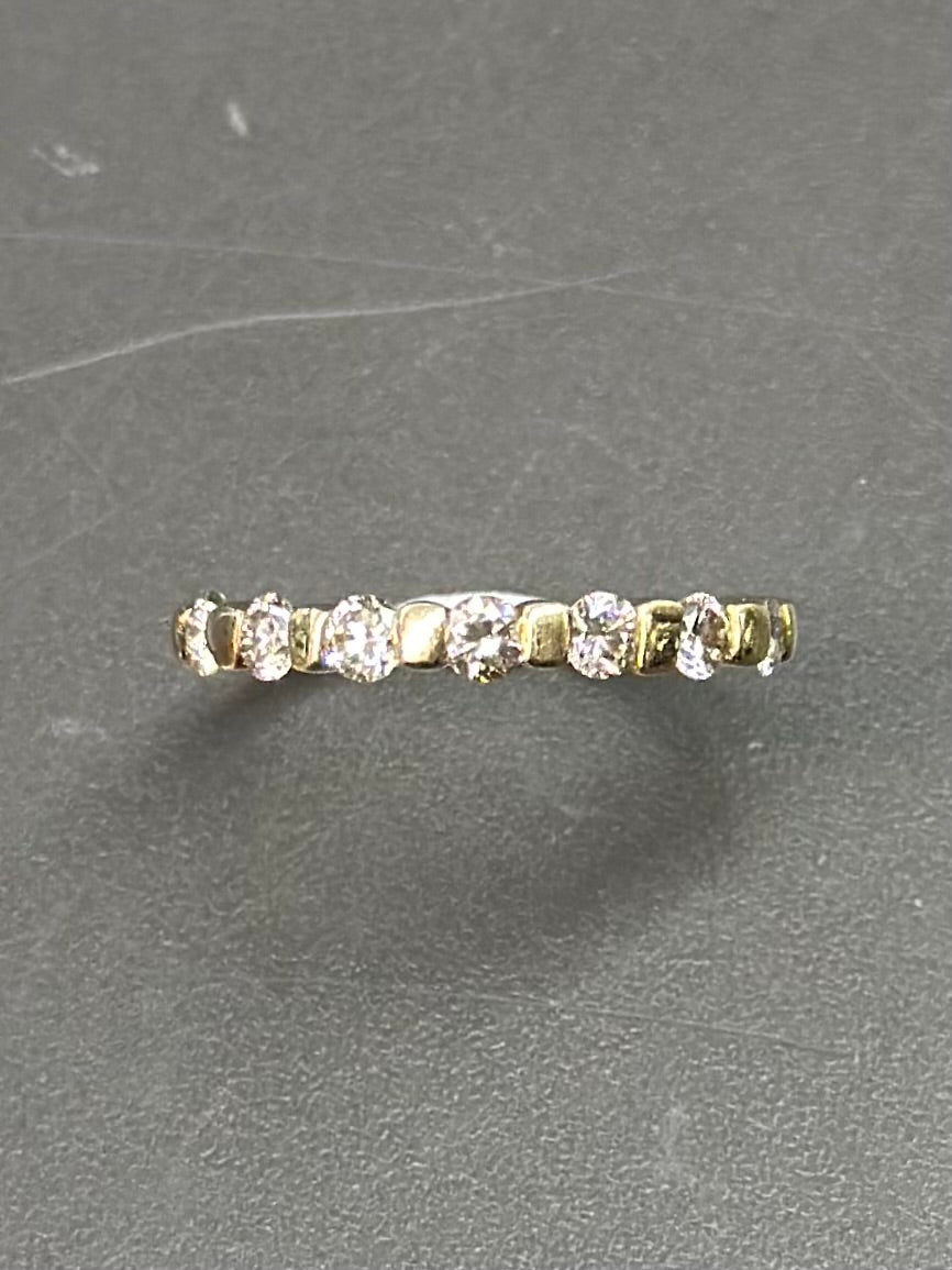 14K Gold Seven Diamond Band Ring SZ 4.5