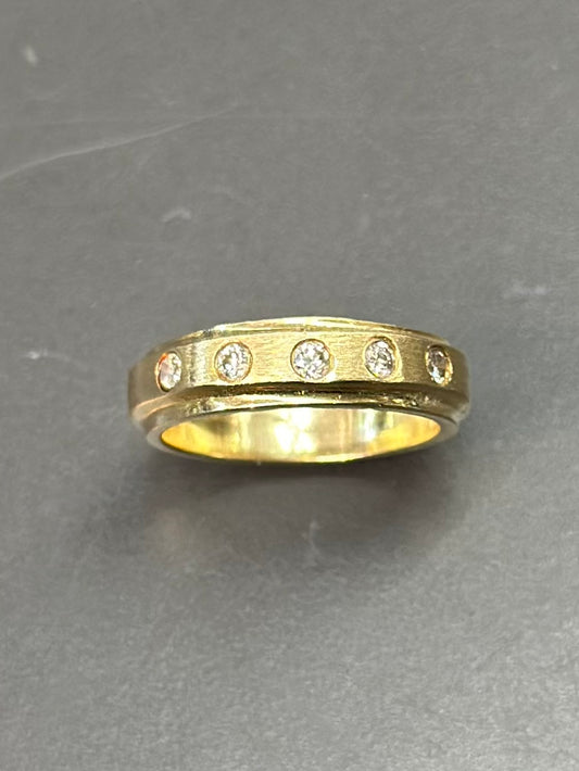 14K Gold Diamond Flush Set Ring SZ 6.5