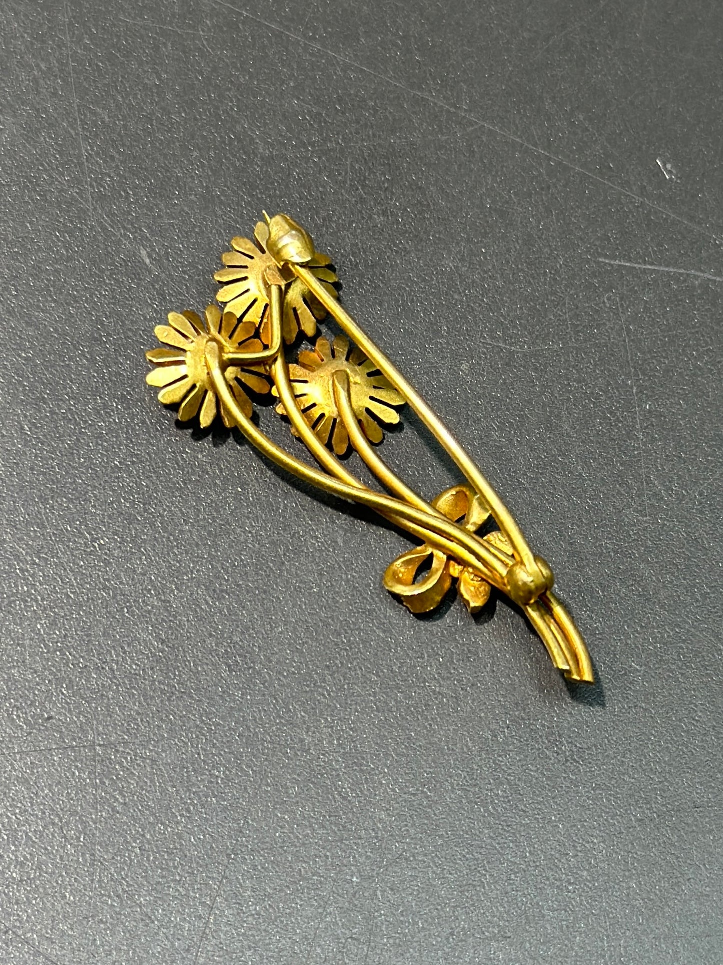 新艺术风格 14K 金雏菊胸针