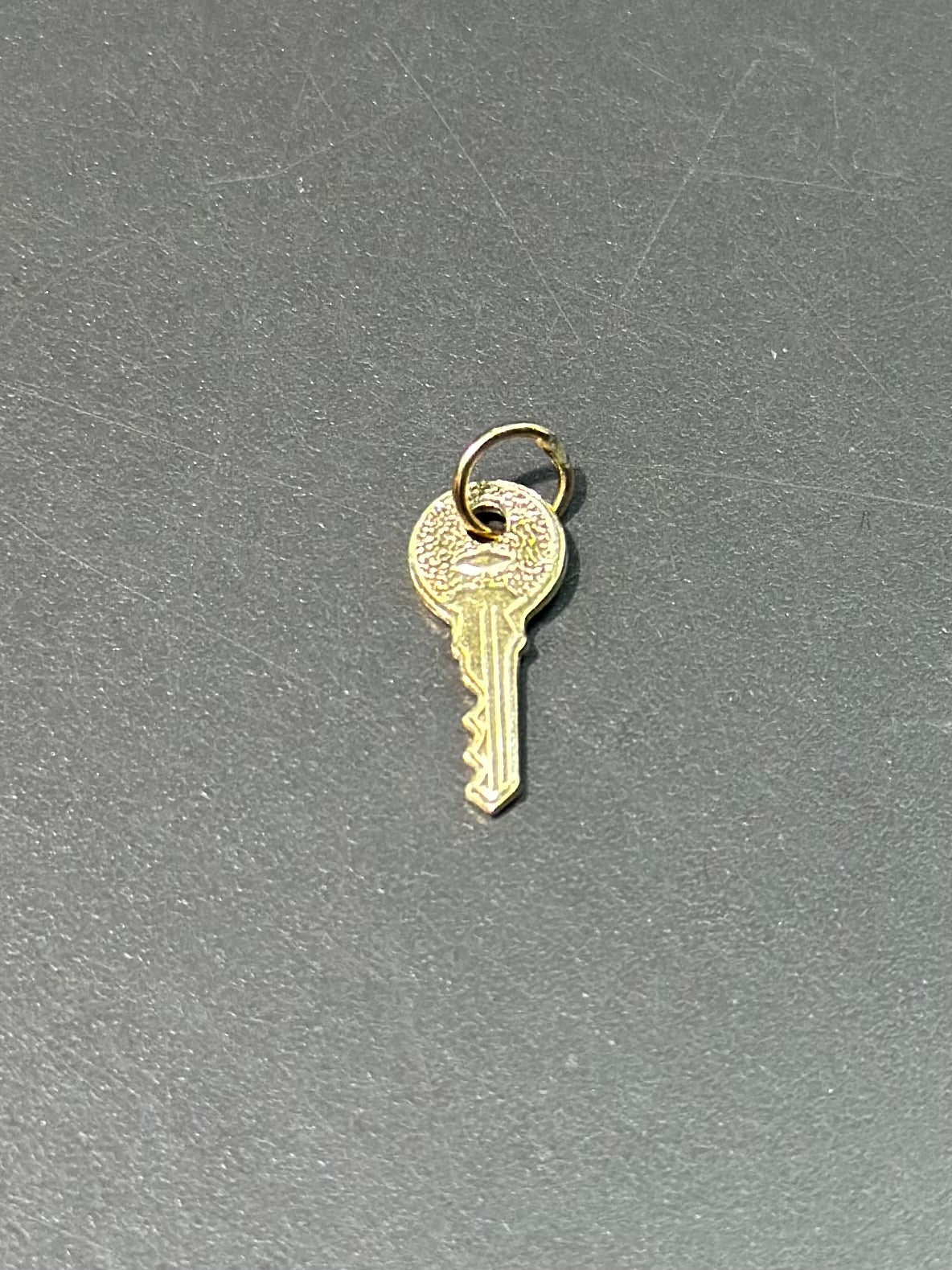 Vintage 14K Gold Apre il Tuo Cuore Key Charm