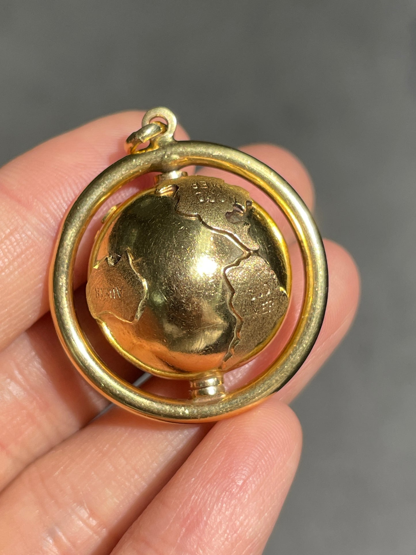 Vintage 14K Gold Large Spinning Globe Charm
