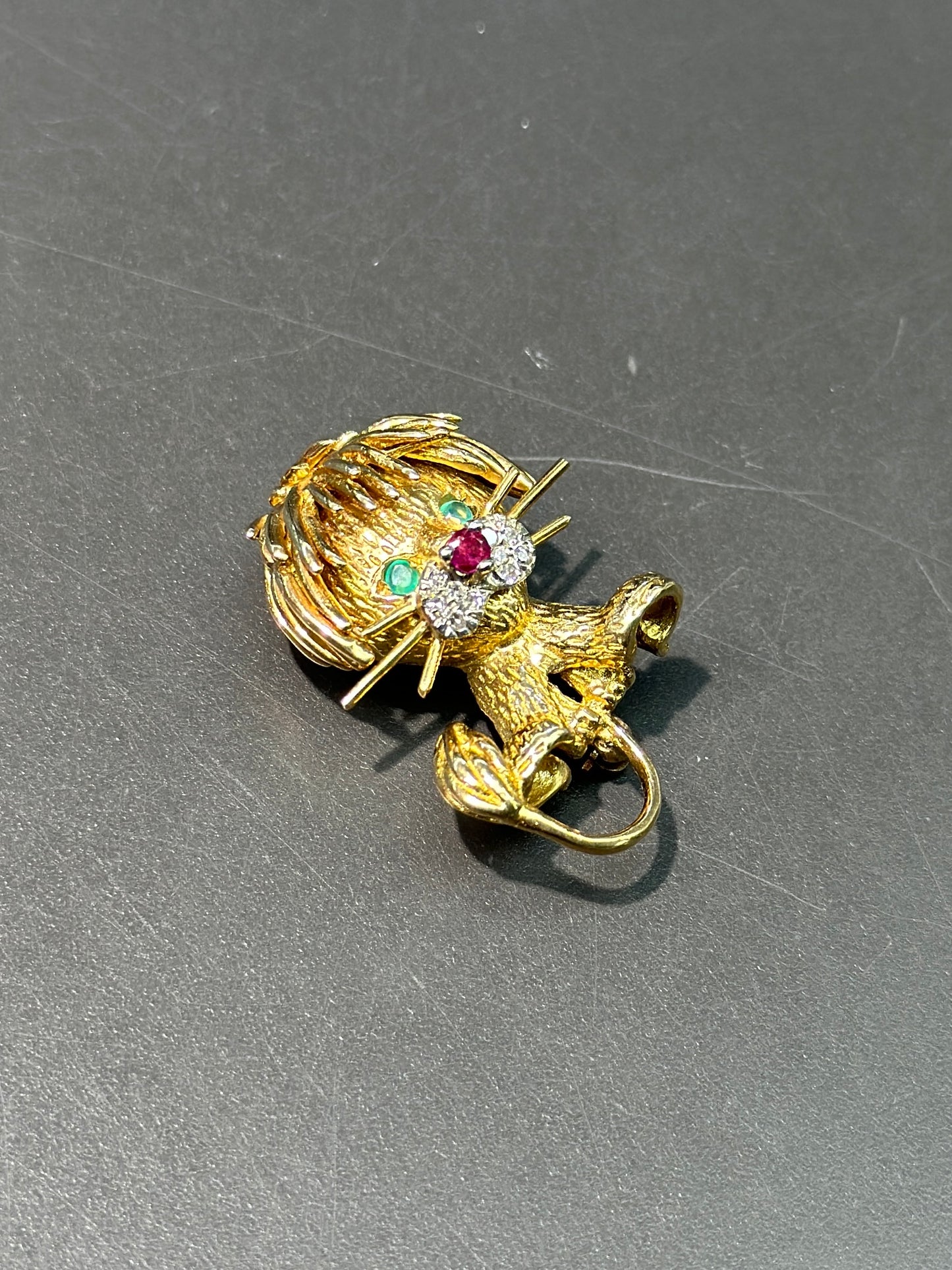 Vintage 18K Gold Emerald Diamond Ruby Lion Brooch