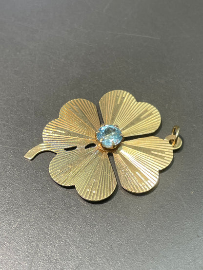Vintage 14K Yellow Gold Topaz Engine Turned Clover Shamrock Pendant Charm