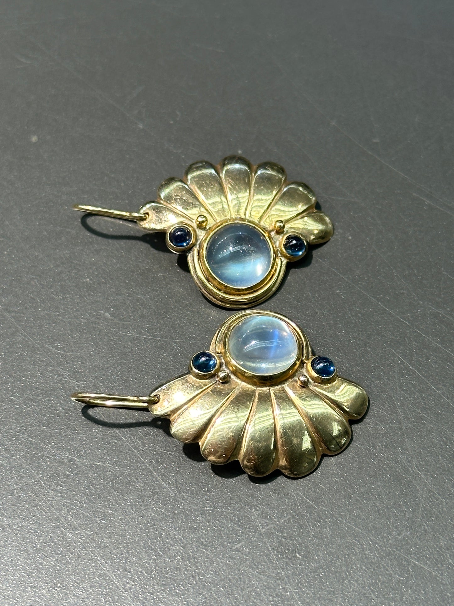 Retro 14K Gold Moonstone Sapphire Earring