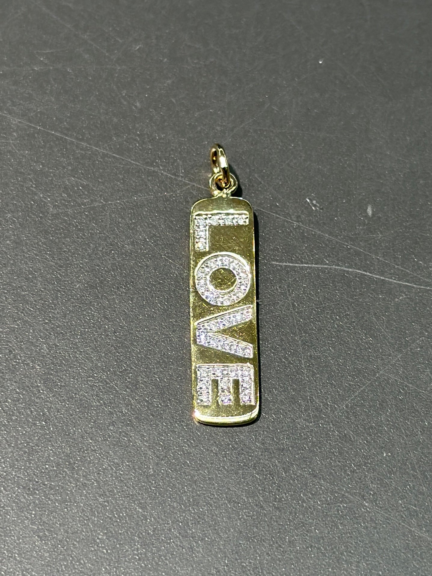 Pendentif amour diamant en or 10 carats