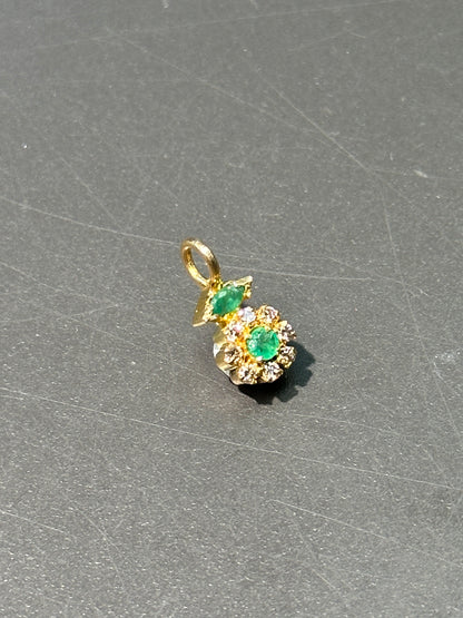 18K 黄金绿宝石钻石光环吊坠