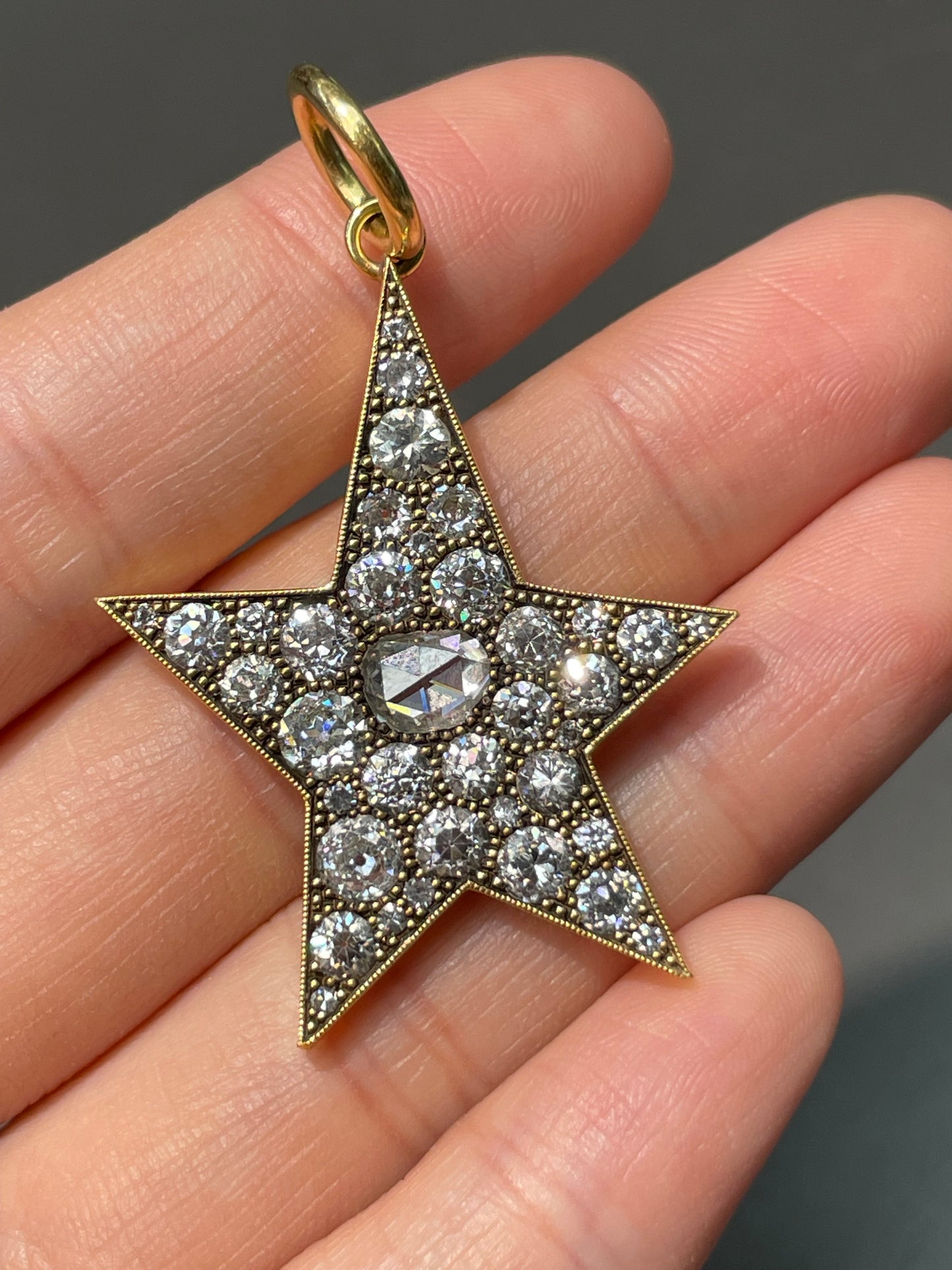 Single Stone 18K Gold Large Kinsley 4.0 CTW Diamond Star Pendant