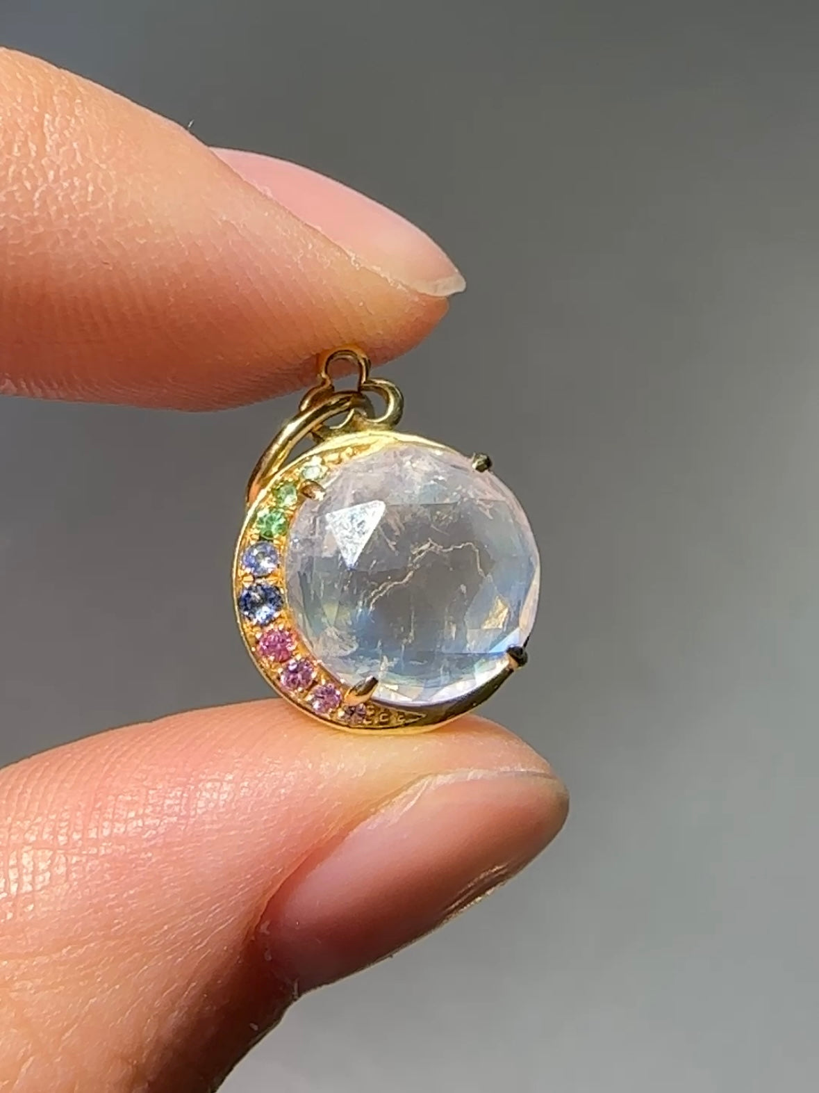 18K 黄金刻面月光石蓝宝石新月吊坠