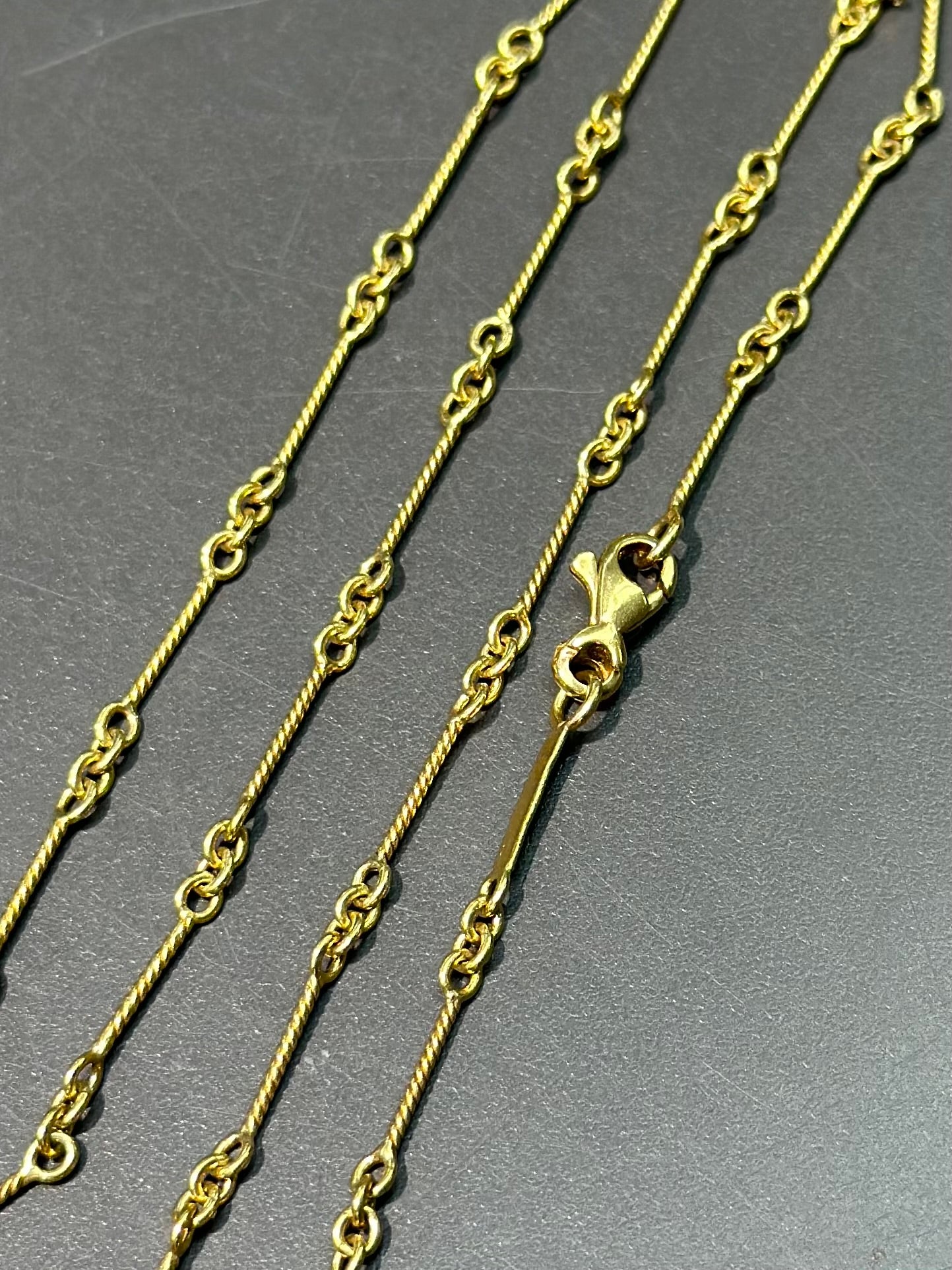 14K Gold Fancy Twisted Link Chain Necklace 17.0 inch