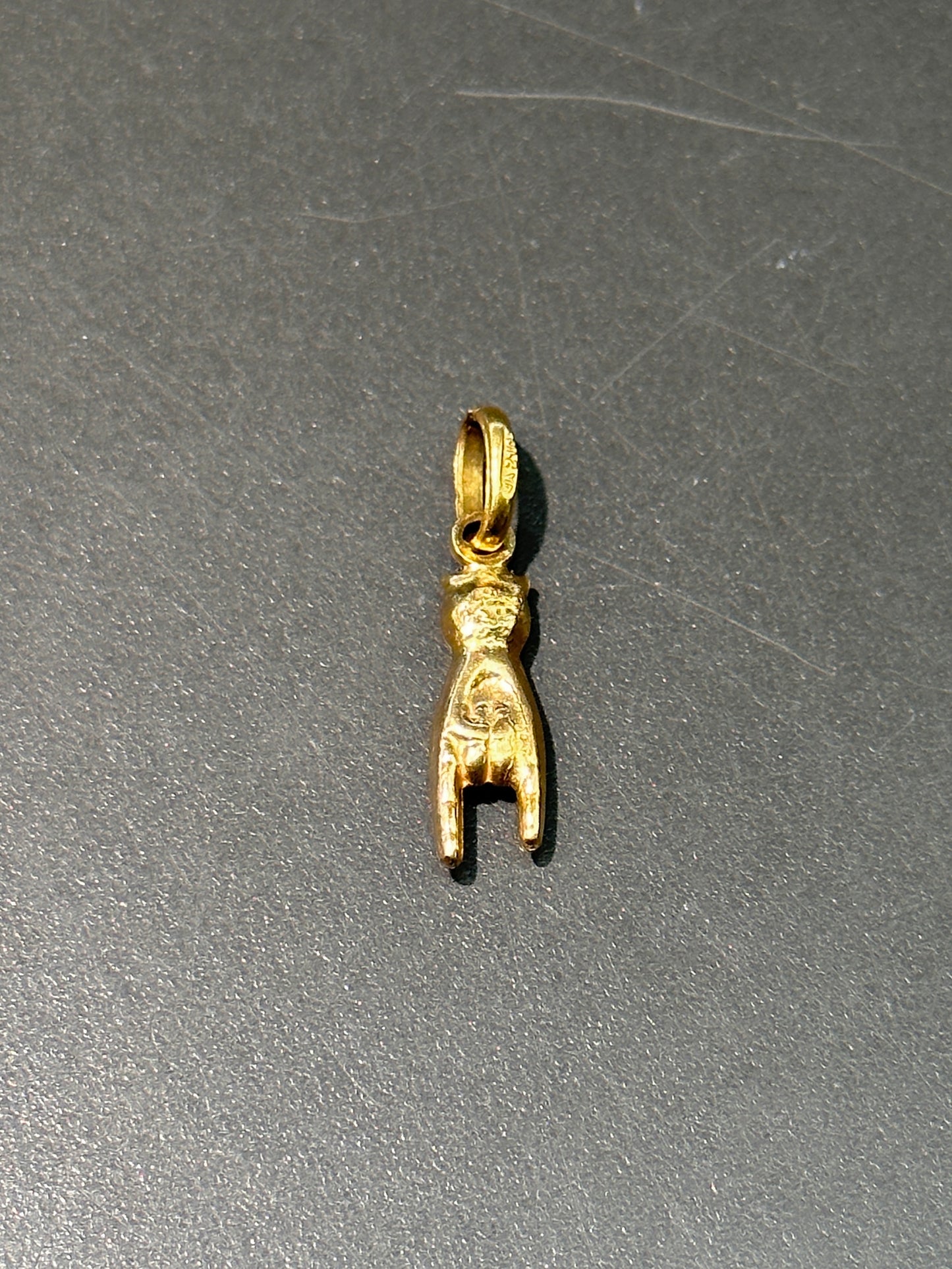 Vintage 18K Gold Figa Charm