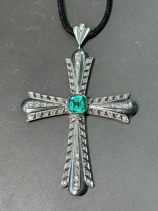 Vintage Large 18K Gold Colombian Emerald Diamond Cross Pendant