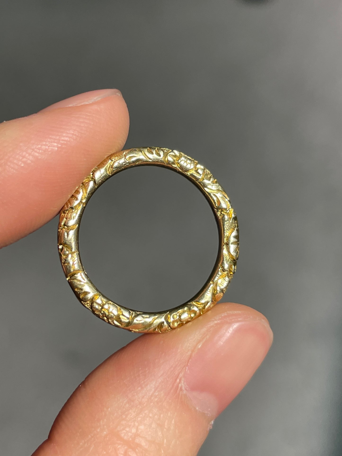 Antique Victorian 14K Gold Etched Scroll Motif Split Band Ring