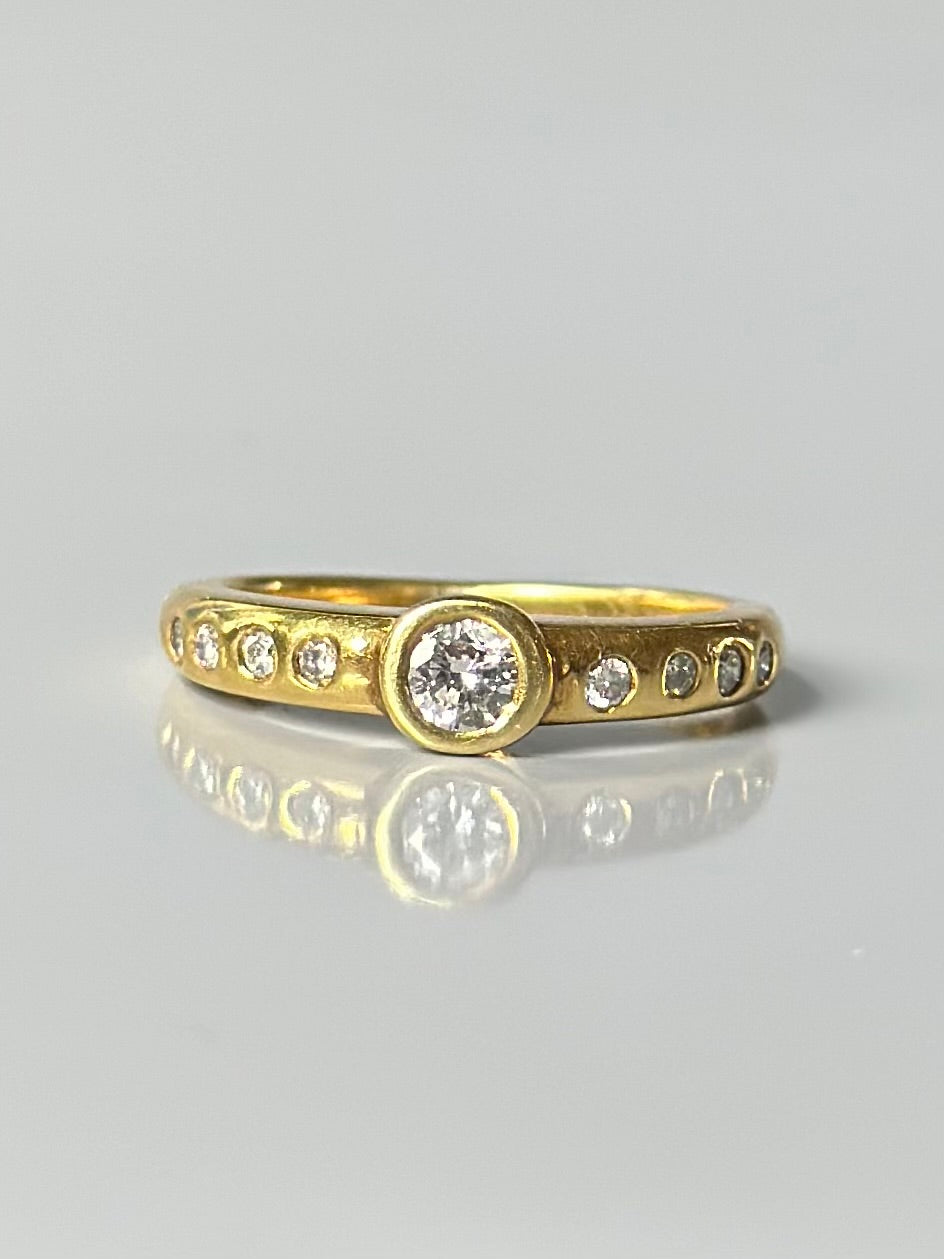 18K Gold Diamond Bezel Ring SZ 6.5