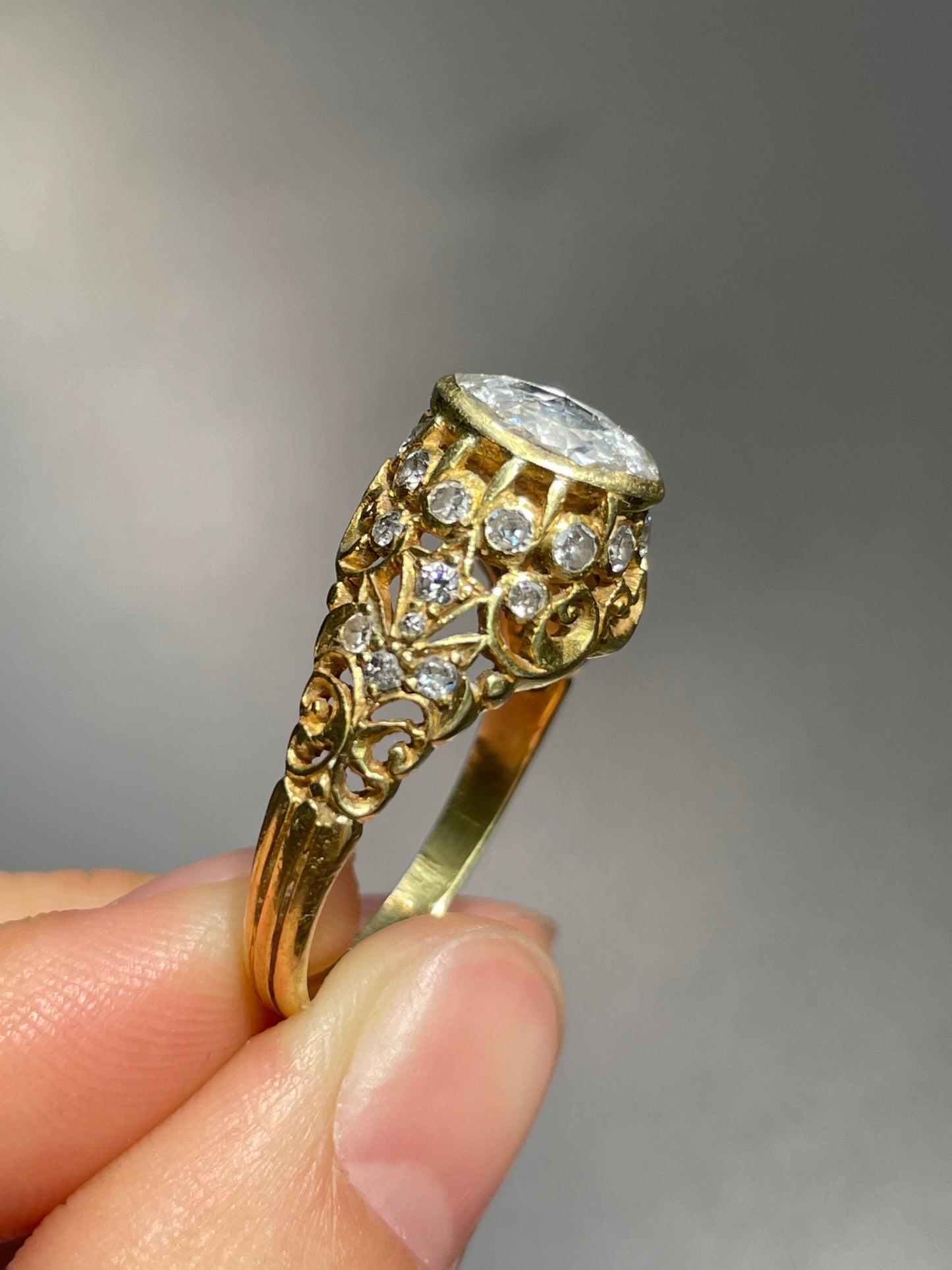 Antique 18K Gold 1.0 CTW Rose Cut Marquise Cut Diamond Ring